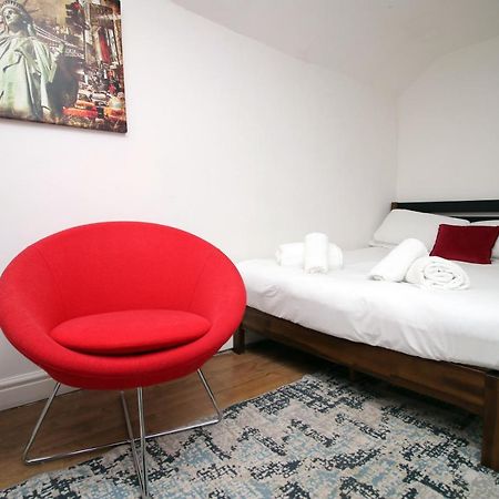 Lovely Studio Flat With Free Parking - Near To City Center Swansea Exterior photo